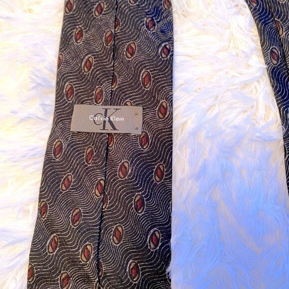 𝅺🌷 Calvin Klein🌷 100% Silk Tie   - Picture 1 of 5